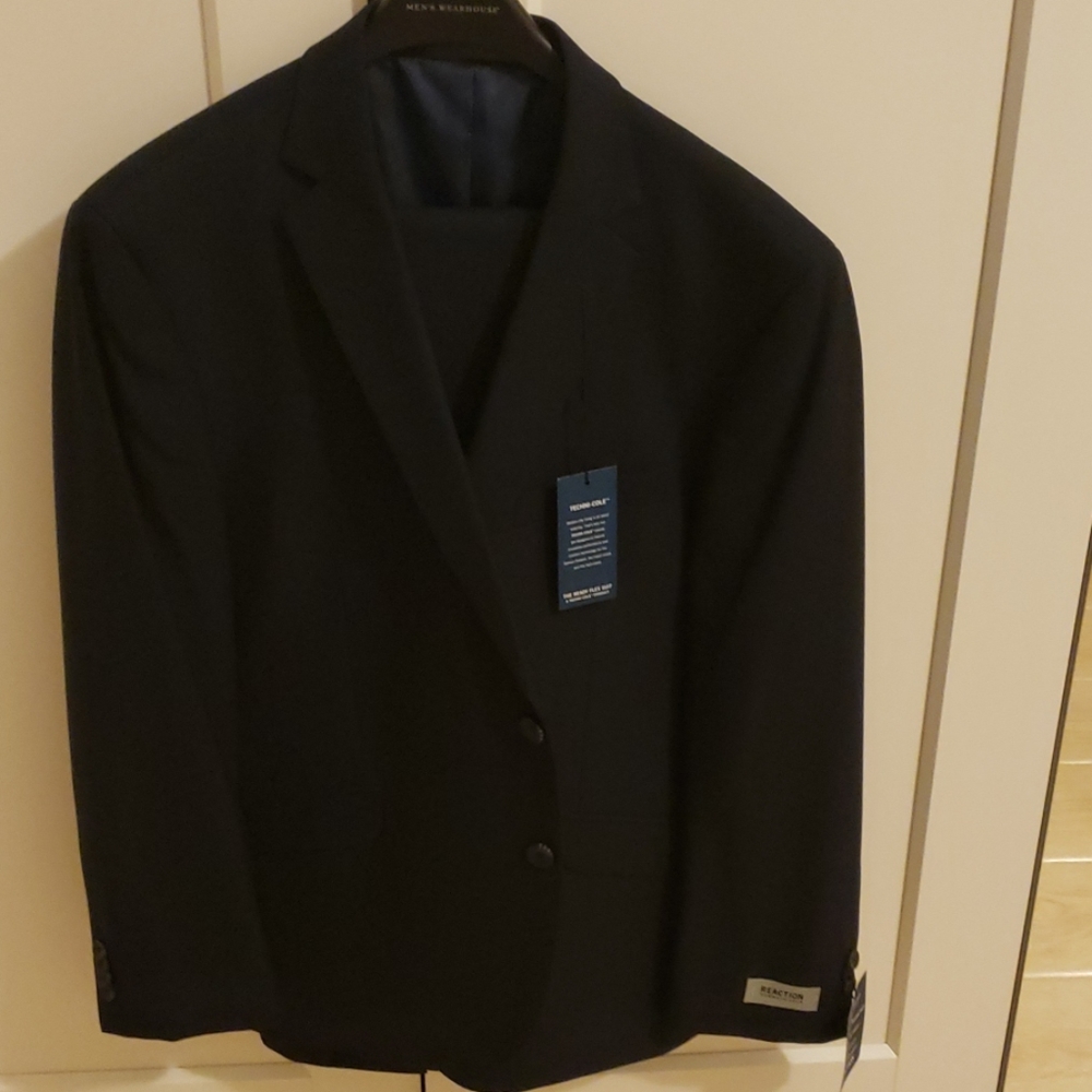 Kenneth Cole Reaction 2 piece Suit